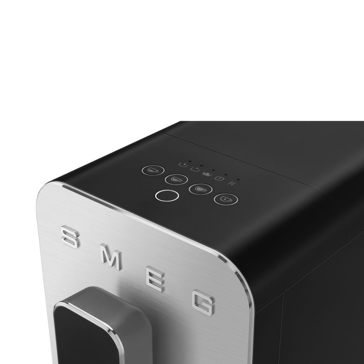Machine à café expresso automatique avec broyeur intégré SMEG Noir BCC11BLMEU | Ménachoc