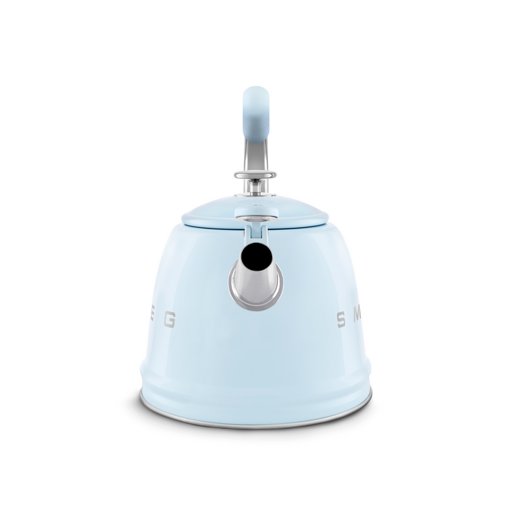 Bouilloire sifflante SMEG Bleu azur WKF01PB vue côté bec verseur ouvert