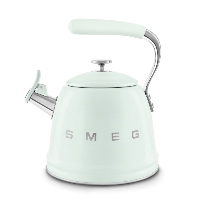 Bouilloire sifflante SMEG Vert d'eau WKF01PG - Vue latérale bec verseur fermé