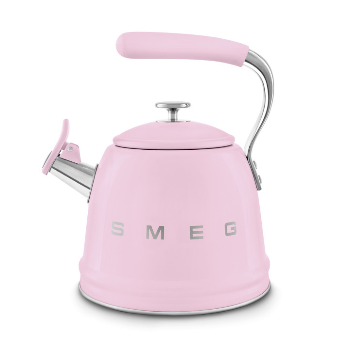 Bouilloire sifflante SMEG Rose WKF01PK – Design délicat et performant | Ménachoc