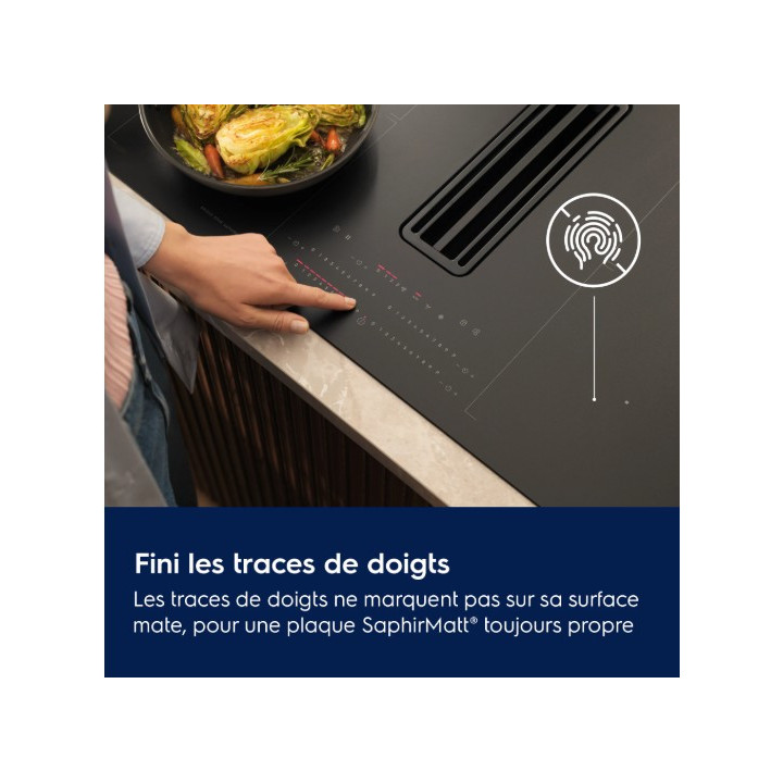 Plaque induction aspirante SaphirMatt Anti-rayures ELECTROLUX KCC83443CZ - 80 cm | Ménachoc