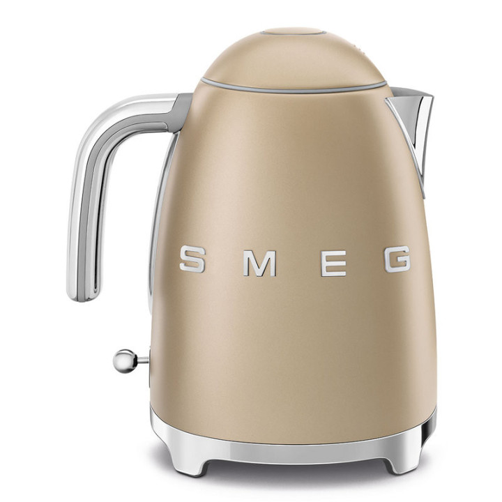 Bouilloire SMEG KLF03CHMEU champagne mat base rotative 360°