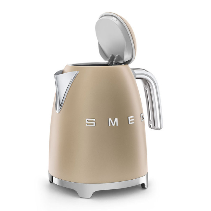 Bouilloire SMEG KLF03CHMEU champagne mat système "Soft Opening"