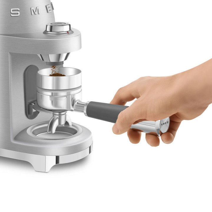 Moulin à café SMEG CGF02SSEU Inox brossé - Design rétro "Années 50"