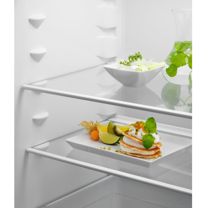 Réfrigérateur 1 porte ELECTROLUX Série 600 ERD6DE18S4 ERD6DE18S4 - 177.2 cm | Ménachoc