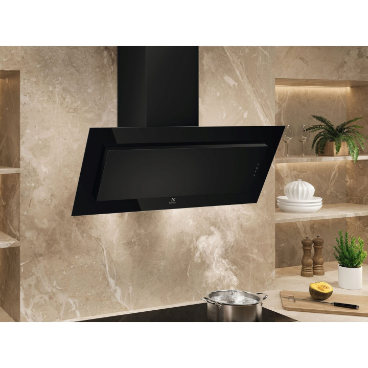 Hotte décorative verticale ELECTROLUX LFV329K Série 600 90 cm 66 dB | Ménachoc