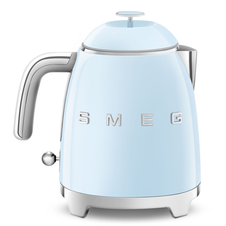 Mini Bouilloire SMEG Bleu Azur KLF05PBEU | Ménachoc