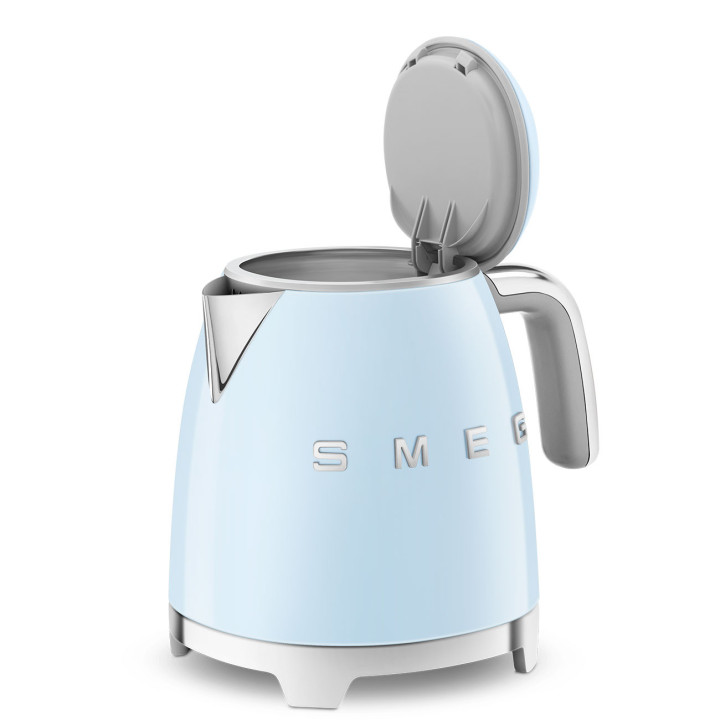 Mini Bouilloire SMEG Bleu Azur KLF05PBEU | Ménachoc