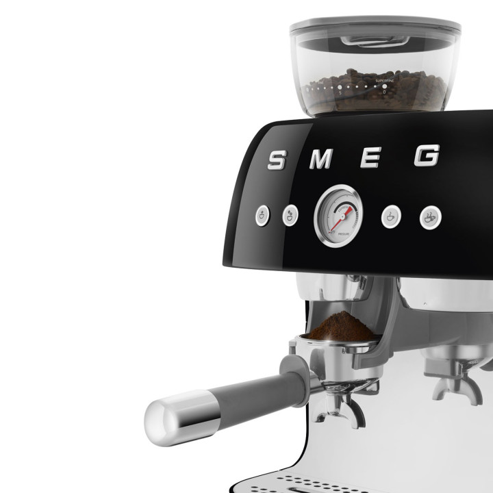Machine à café Expresso manuelle avec broyeur intégré SMEG Noir EGF03BLEU | Ménachoc