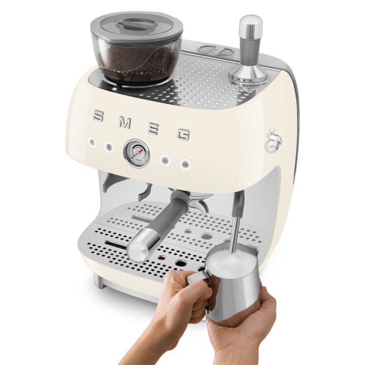 Machine à café Expresso manuelle avec broyeur intégré SMEG Crème EGF03CREU | Ménachoc