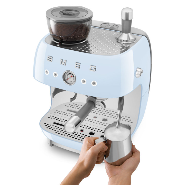 Machine à café Expresso manuelle avec broyeur intégré SMEG Bleu Azur EGF03PBEU | Ménachoc